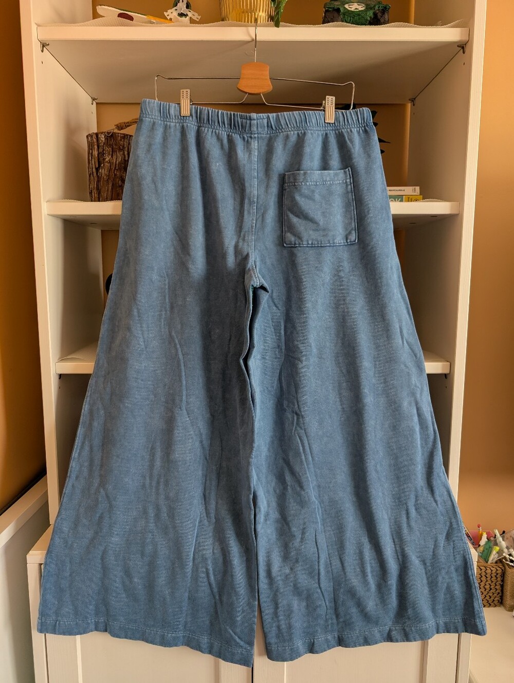 American Eagle AE Luxe Wide -Leg Sweatpant - Picture 2 of 3